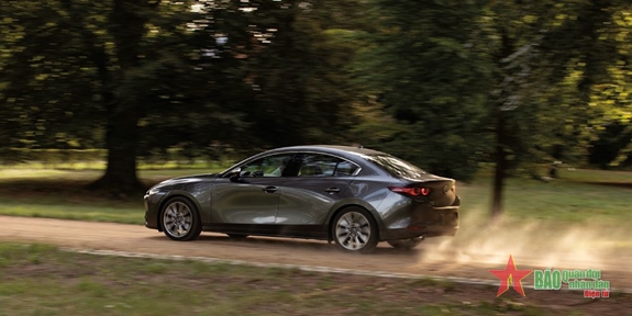 Mazda3 là mẫu xe vượt trội về thiết kế, công nghệ và khả năng vận hành.